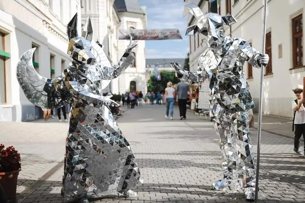 mirror man show 1